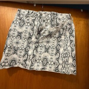 Arizona Jean Company Black and White Snakeskin Mini Skirt